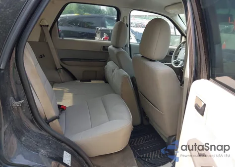 2011 Ford Escape Xlt z USA, uszkodzony, nr VIN 1FMCU9DG4BKA64865